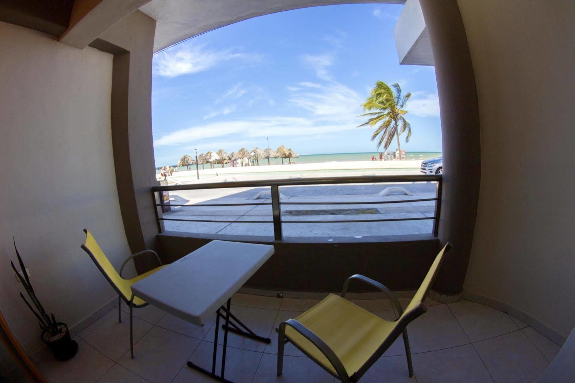 Hotel & Suites Domani Progreso  Extérieur photo